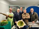 A Marassi dopo il Tamigi: il “pesto tour” continua tra slogan e ironia