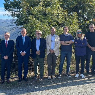 Posa delle barriere anti cinghiali per contenere la peste suina: prosegue la posa tra Piemonte e Liguria