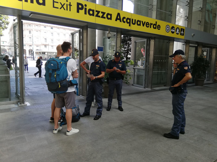 &quot;Christmas clean station&quot;: l'operazione di Polizia Ferroviaria nella stazione Principe