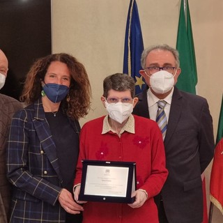 Cultura, Regione Liguria consegna una targa a Sara Ciampi