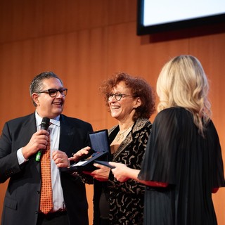 Una vita per il teatro: a Elisabetta Pozzi la Croce d’Oro di San Giorgio