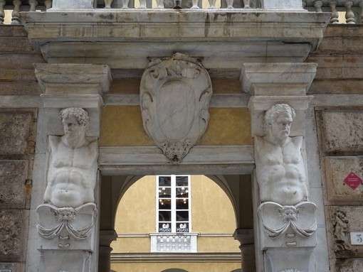 Alla scoperta dei Rolli - I telamoni senza naso di Palazzo Franco Lercari