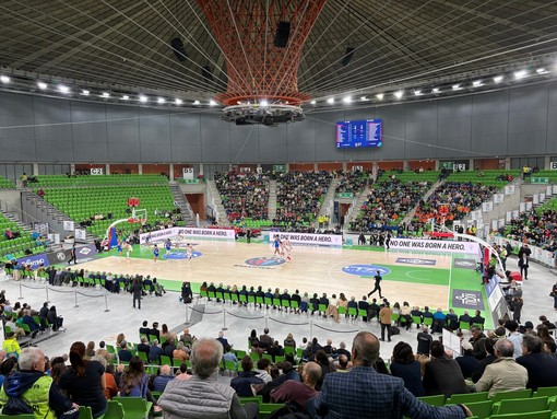 La 'prima' del Palasport con la Nazionale femminile di basket