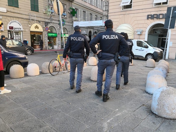 Ricercato per rapina e violenza sessuale: arrestato un 21enne pluripregiudicato