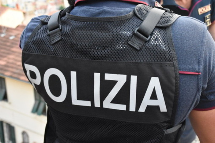 Cadavere tra gli scogli sulla passeggiata di Nervi, indaga la Polizia