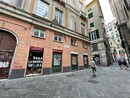 Centro storico, un'altra vetrina spaccata: è del negozio di bijoux 'Viva la Vida' in piazza Ferretto