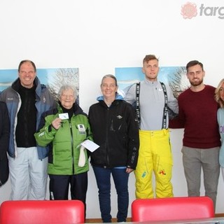 Premiata a Prato Nevoso nonna Emilia, 86 anni e tanta voglia di sciare [FOTO e VIDEO]