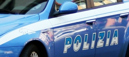 Cerca di forzare la saracinesca di un negozio di caffè: arrestato un giovane per tentato furto aggravato