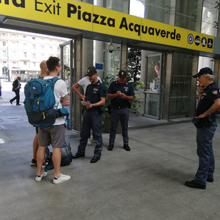 &quot;Christmas clean station&quot;: l'operazione di Polizia Ferroviaria nella stazione Principe