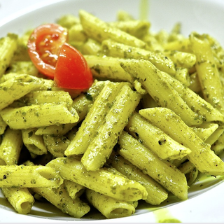 Mercoledì Veg: pennette al pesto di zucchini