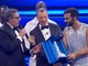 Sanremo, Toti premia Marco Mengoni con la Lanterna in filigrana di Campo Ligure