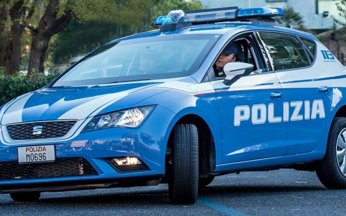 Accoltellamento in via Rolla, due feriti e aggressore in fuga in auto. La ricostruzione della polizia