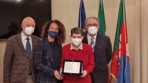 Cultura, Regione Liguria consegna una targa a Sara Ciampi