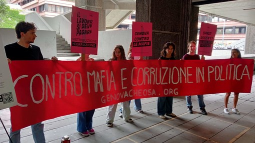 Caso Toti, continua a crescere la richiesta di dimissioni: raccolte ventimila firme da “Genova che osa”