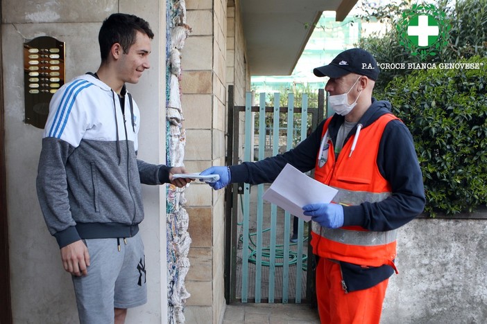 Un aiuto concreto alle persone fragili rimaste a casa: Croce Bianca e Rotary consegnano farmaci e spesa ai bisognosi