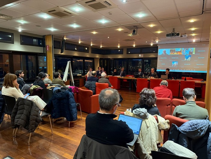 Liguria, confermato il blocco delle tariffe dei treni: “Aumenti anche il bonus pendolari in caso di ritardi”