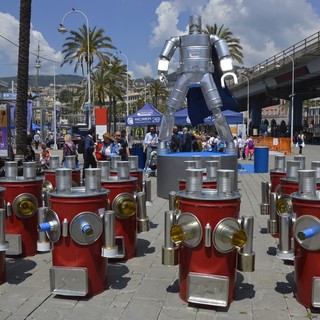 Capitan Acciaio premia la città di Genova per la qualità del riciclo