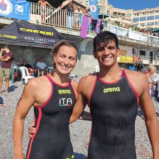 Nuoto: Davide Damonte e Rachele Bruni vincono il Miglio Marino di Sturla