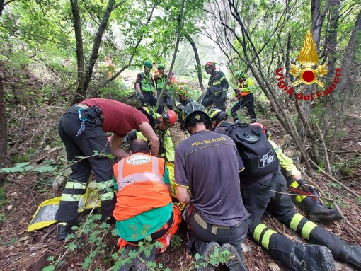 Recco, ciclista finisce nella scarpata, all’ospedale in elicottero