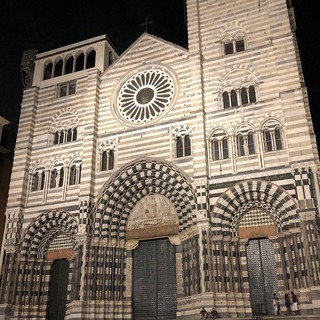 Piano caruggi, la Cattedrale di San Lorenzo ancora più bella nelle ore notturne grazie alla nuova illuminazione scenografica 