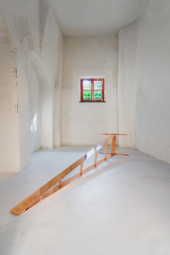 Francesco Arena, Lo Starec, 2023, rame, 250 x 70 x 42 cm. Foto: Federica Delprino - Omar