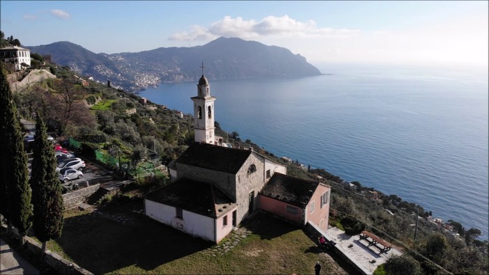 “Il silenzio e la musica tra il cielo e il mare”, al via la quarta edizione del Sant’Apollinare International Piano Festival