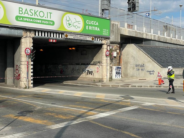 San Fruttuoso, trovato ordigno bellico in corso Galileo Galilei, chiusa la metro tra De Ferrari e Brignole (DIRETTA)