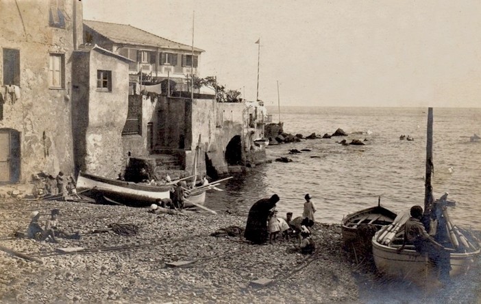 Meraviglie e leggende di Genova - Boccadasse, quel borgo di pescatori abbracciato dalla città