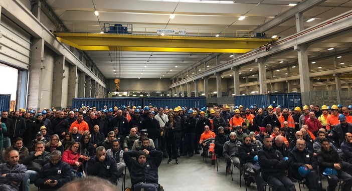 Genova, iniziata l'assemblea dei lavoratori ex Ilva (FOTO)