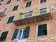 Camogli, sindaco rimuove lo striscione &quot;Verità per Giulio Regeni&quot;. I residenti li appendono alle finestre