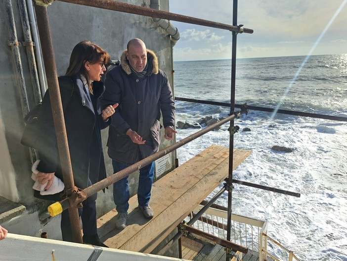 Mareggiata a Sturla, Ferro: &quot;Regione Liguria vicina alla Polisportiva&quot; (Foto e video)