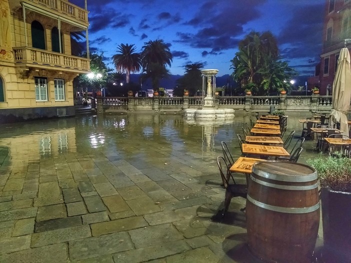 Forte temporale su Sestri Levante, allagato il ‘carrugio’