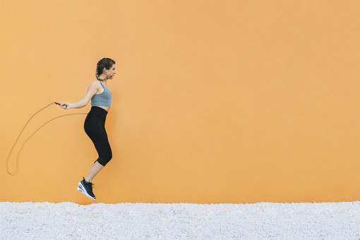 Come sviluppare la resistenza e la capacità respiratoria . Alla scoperta dei benefici di saltare la corda con Fab SMS