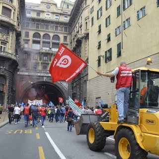 Cgil, Cisl e Uil: &quot;Urgente confronto con De Micheli. Serve regia istituzionale su settore&quot;