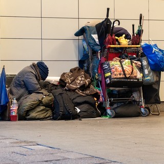 Freddo in arrivo, enti e associazioni si mobilitano per i senza fissa dimora