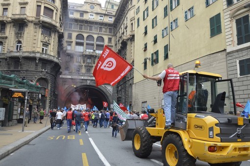 Cgil, Cisl e Uil: &quot;Urgente confronto con De Micheli. Serve regia istituzionale su settore&quot;