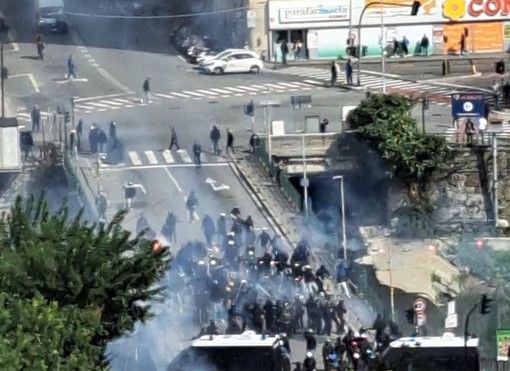 Derby, clima di altissima tensione: tafferugli e scontri sul Ponte Serra