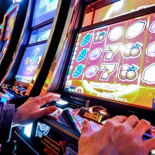 Slot machine, il Pd: &quot;La proroga della legge sulle sale da gioco è solo il preludio a una sanatoria&quot;