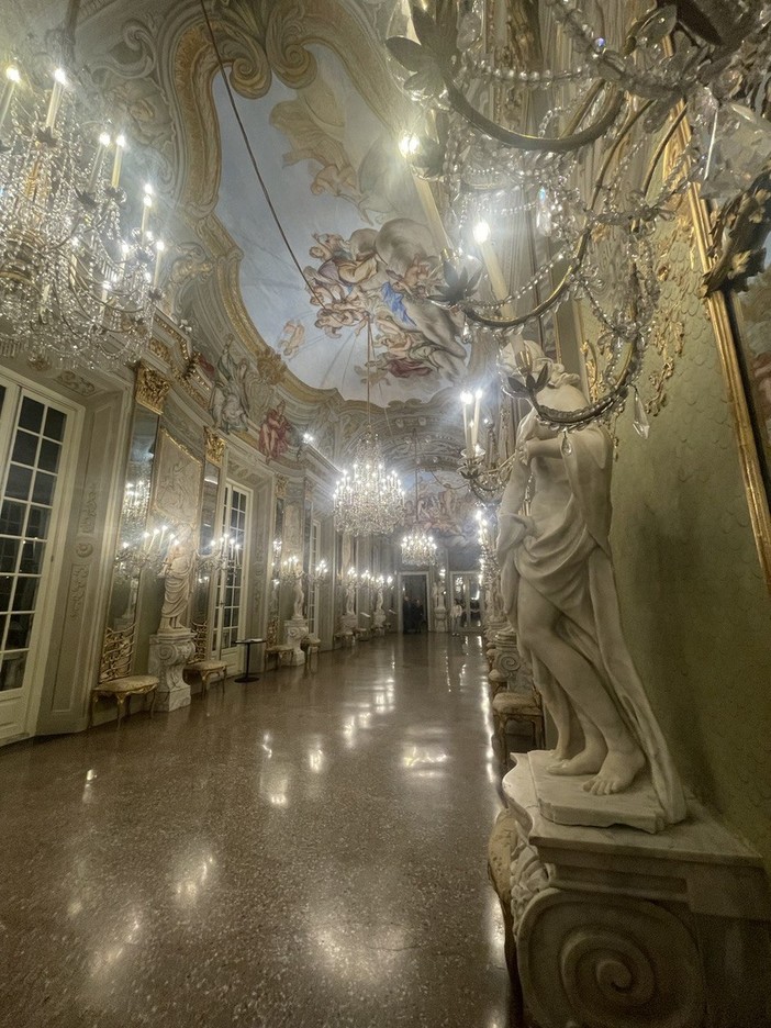 Sempre più spettacolare: la Galleria degli Specchi di Palazzo Reale riapre al pubblico dopo il restauro