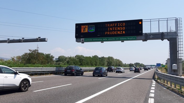 Partenze estive, fine settimana da bollino rosso sulle strade