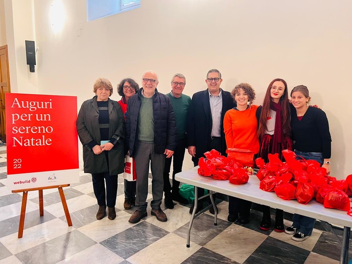 Natale, il presidente Toti fa visita alla Comunità di Sant'Egidio