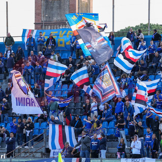 I tifosi doriani in trasferta (foto Gabriele Siri)