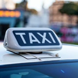 Corso Italia, al via il Taxi Service notturno per garantire sicurezza nella movida