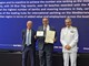 Il presidente Toti riceve il premio Speciale Pioniere della Nautica 2023