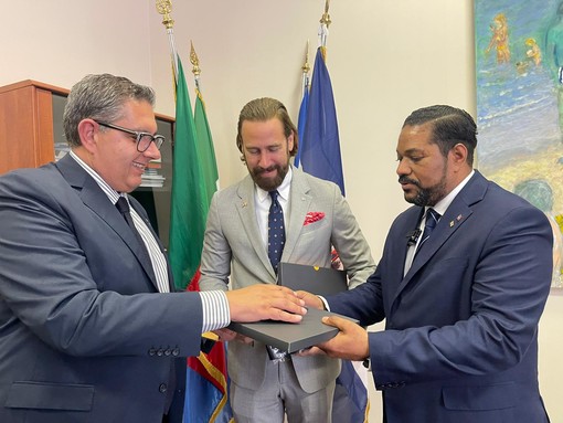 Regione, Toti incontra il viceministro degli esteri della Repubblica Dominicana: “Rapporti cordiali che potranno portare ad una proficua collaborazione”