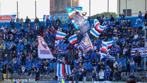 I tifosi doriani in trasferta (foto Gabriele Siri)