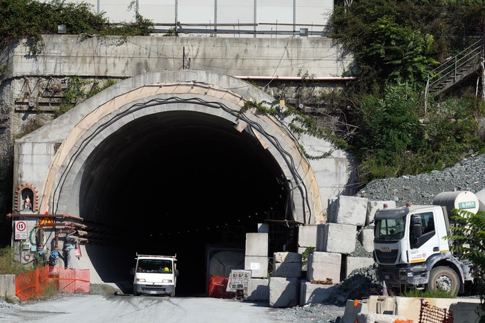 Terzo valico, cantiere all’89%: abbattuto l’ultimo diaframma del cunicolo di Voltri