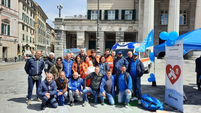 “Abbiamo a cuore i lavoratori”, Uiltrasporti in piazza per chiedere defibrillatori in ogni posto di lavoro