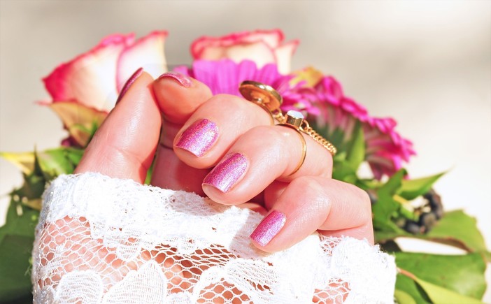 Mani sempre in ordine con la ricostruzione unghie in gel