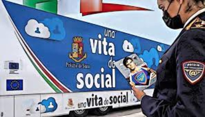 Fa tappa a Genova la decima edizione di “Una vita da social” la campagna su social network e cyberbullismo